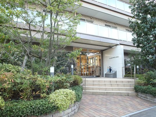 エントランスと緑の景観
