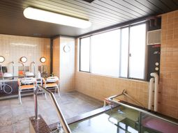 バリアフリーの浴室設備