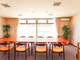 明るいダイニングスペース