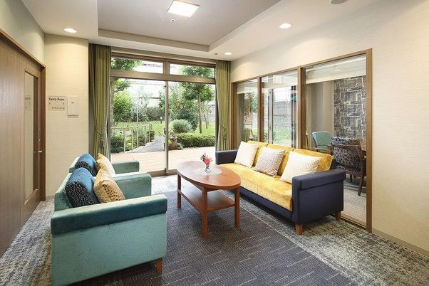 居室の明るいインテリア