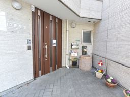 清潔感のあるエントランス