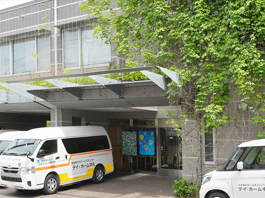 緑豊かなエントランス