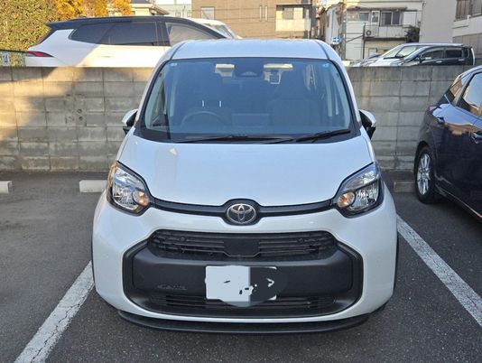 駐車場の車両  