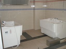 清潔な浴室設備