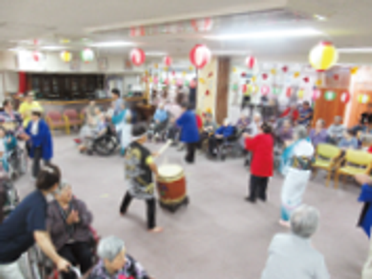 賑やかなイベントの様子