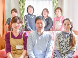 スタッフ集合写真