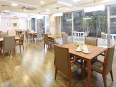 明るいダイニングスペース