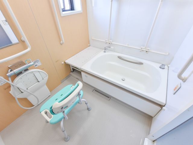 手すり付バス設備