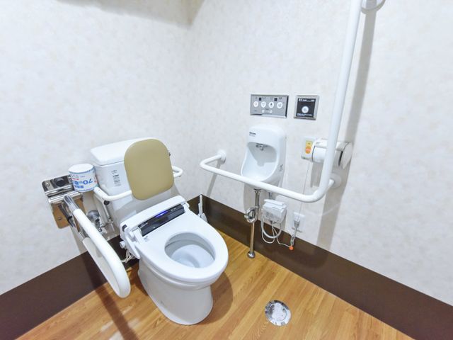 バリアフリー対応のトイレ