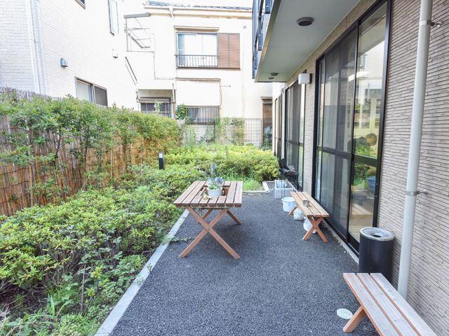 快適な施設の中庭
