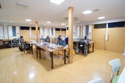 活気ある共有スペース