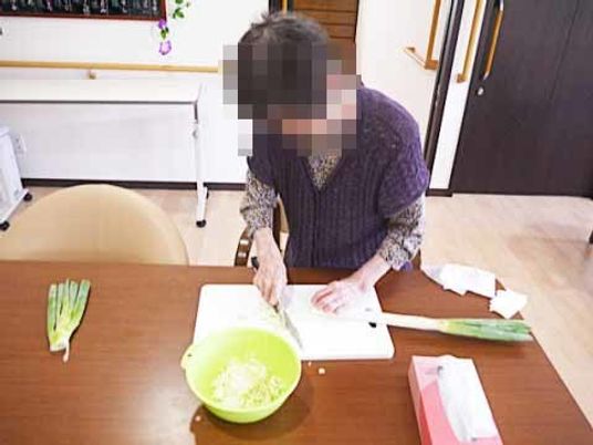 料理をする人の様子