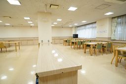 広々とした食堂の様子