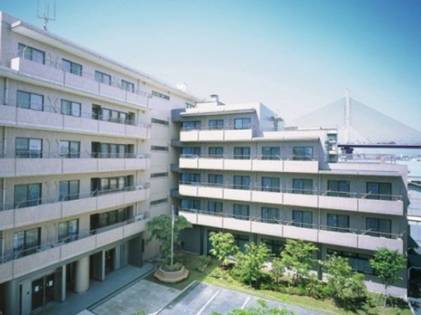 多階層の建物外観