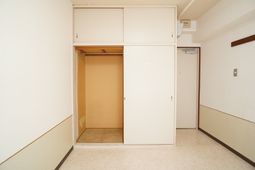 洋室のクローゼット