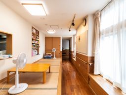 明るい和室の居室