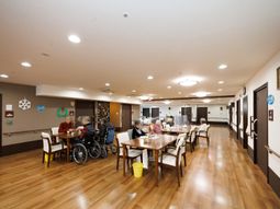 広々ダイニングスペース