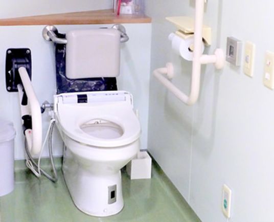 手すり付きトイレ