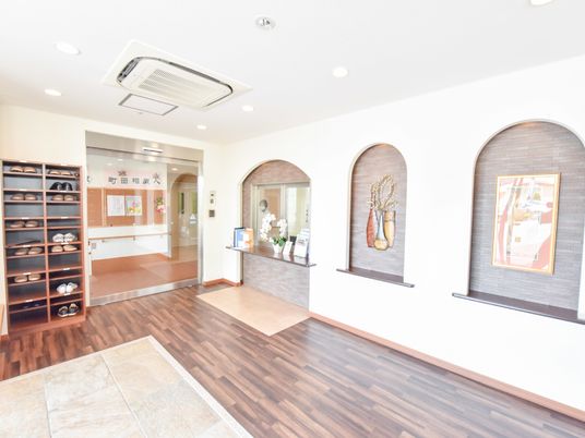 明るいエントランスホール