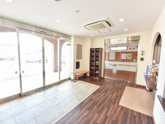 エントランスの広々とした空間