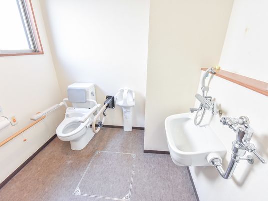バリアフリー対応のトイレ