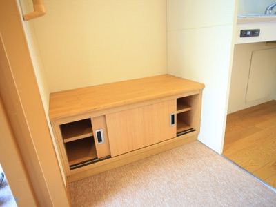 シンプルな洋室の収納