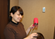 ヘアケアをする笑顔のスタッフ