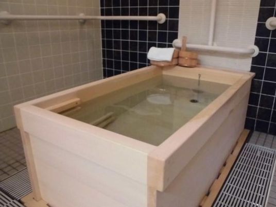 清潔感ある和式浴槽