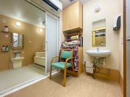 整った独立トイレの一室