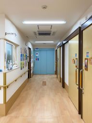 清潔な施設の廊下