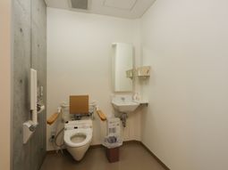 バリアフリートイレの内観