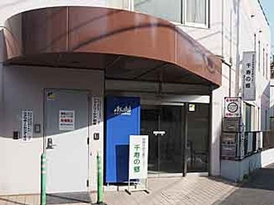 建物入口の外観  