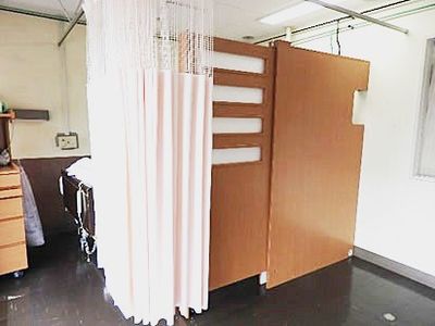 仕切りのある居室