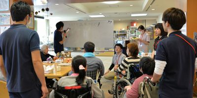 活気ある機能訓練室