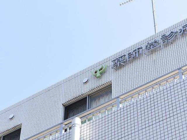 明るい外観のビル 外観   清潔感あふれる建物の外観です。日光が差し込むように設計されていますので、明るい雰囲気を感じていただけます。
