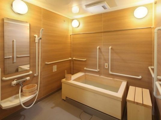 手すり付き浴室