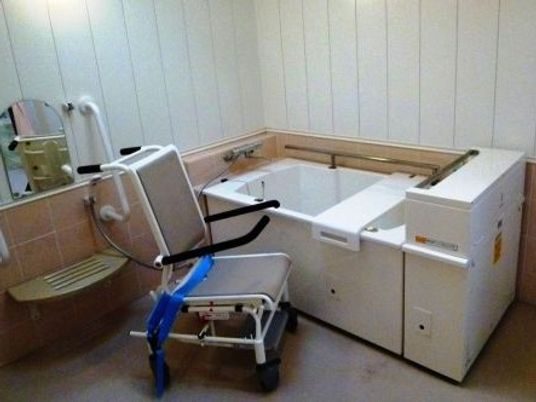 入浴用リフト付き浴室  