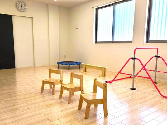 明るい機能訓練室  