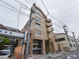 都会的な建物の外観