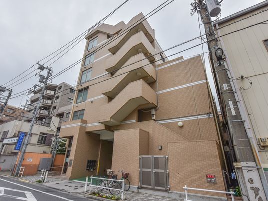 多階層の都市型建物