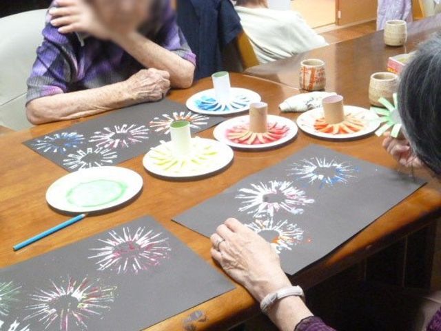 創作活動を楽しむ空間 多目的室 居住者同士で楽しい創作活動を行えるスペースです。交流を深める場として最適です。
