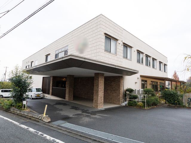 施設の外観 外観 ゆとりのある玄関が印象的な建物です。この働きやすい環境で、私たちと一緒に支援しませんか？