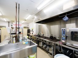 清潔な厨房空間