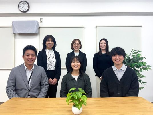 スタッフ集合の会議室  