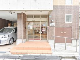 明るい入口エントランス