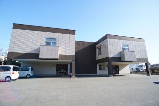 現代的な建物の外観