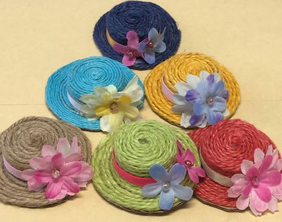 カラフルな手作り帽子