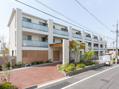 モダンな建物の外観
