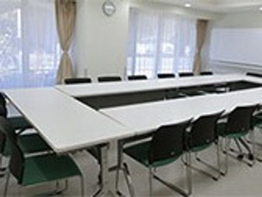 明るい会議が可能な多目的室