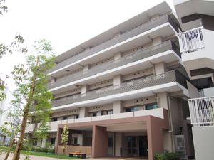 建物外観と植栽  